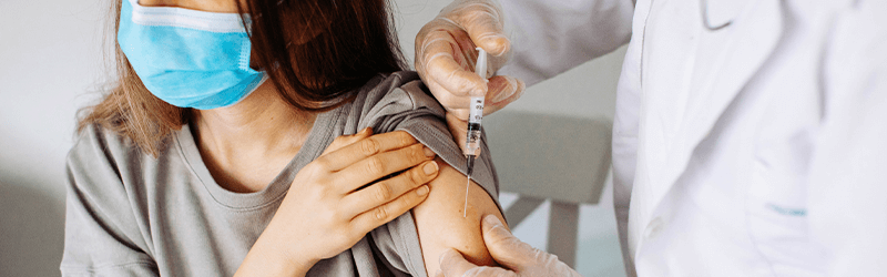 Μύθοι και αλήθειες σχετικά με τα εμβόλια COVID-19